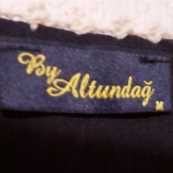 By Altundag 100% Cotton Floral Embroidered Crochet Tunic Size Medium - Picture 6 of 7